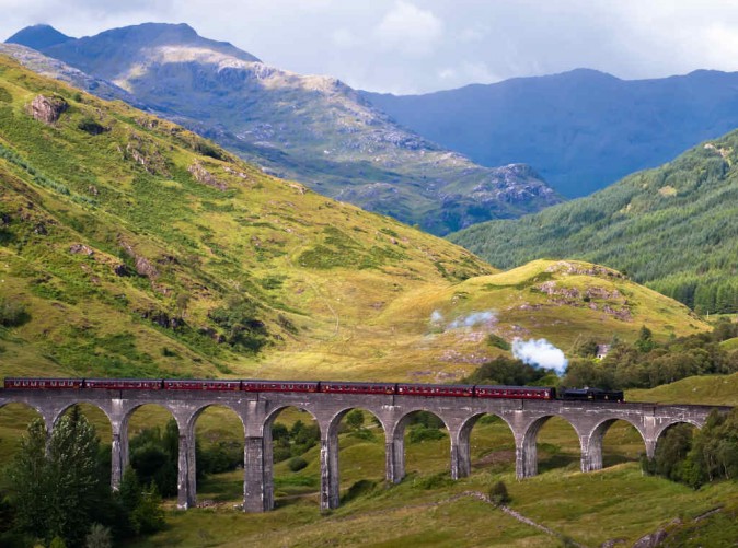 Glenfinnan Viadukt - Robert Neumann Fotolia - Lernidee Reisen - Schoene Aussichten Touristik